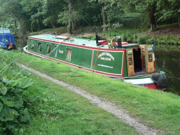 Narrowboat 'Willow' on the Middlewich Branch