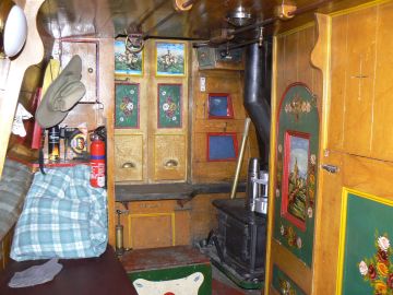 boatman's cabin from forward
