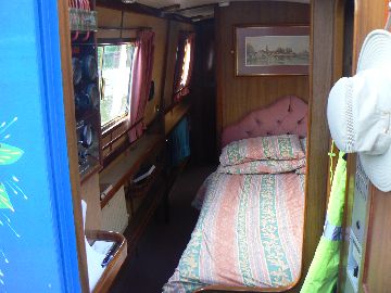 2nd bedroom from aft